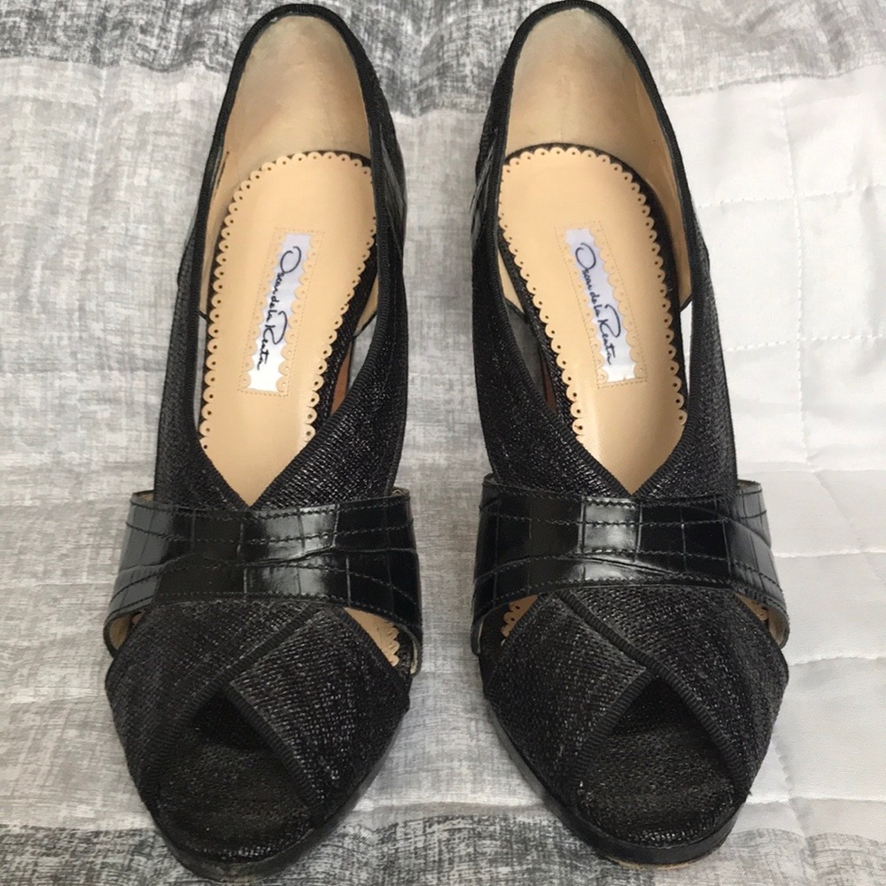 Oscar de la Renta black pumps size 7
